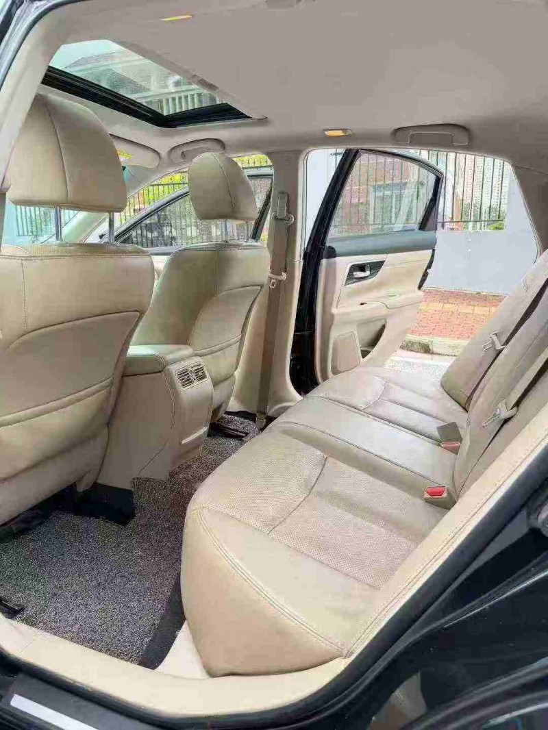 南宁17年日产天籁6