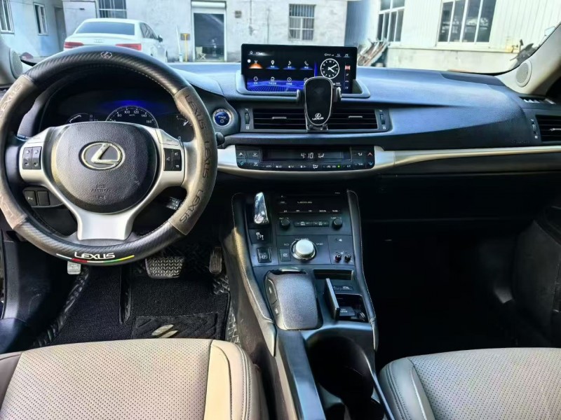 徐州13年雷克萨斯CT4