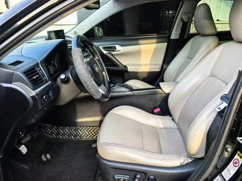 徐州13年雷克萨斯CT5