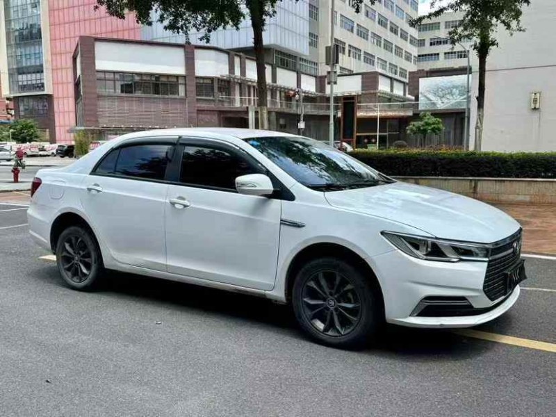 东莞23年比亚迪秦2