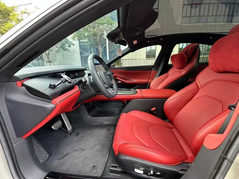 佛山24年小米SU74