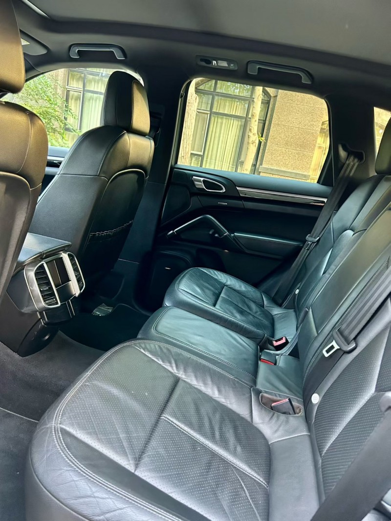 烟台16年保时捷卡宴8