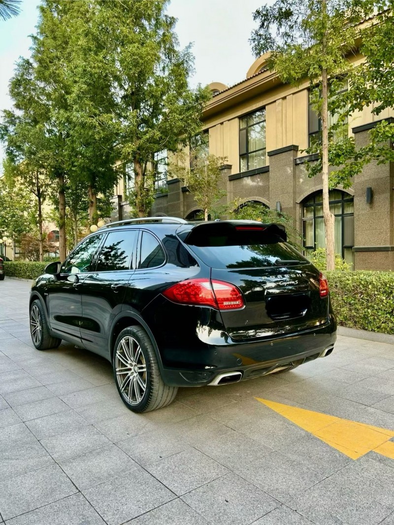 烟台16年保时捷卡宴9