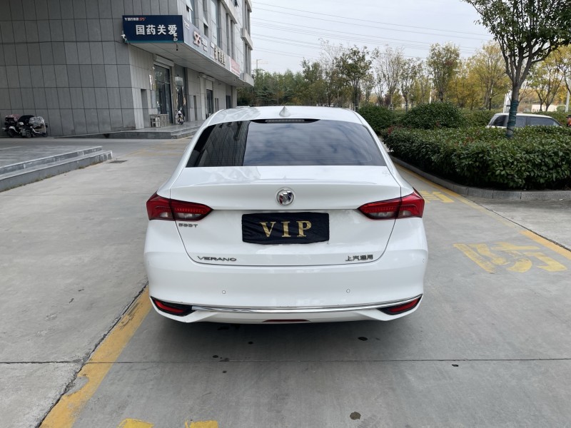 济宁24年别克威朗7