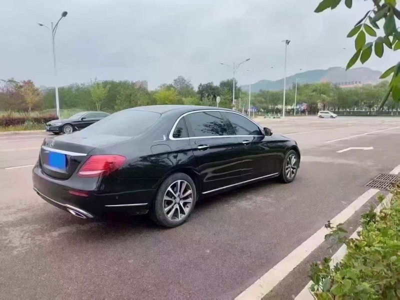 兰州17年奔驰E8