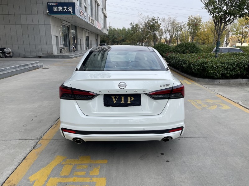 济宁23年日产天籁7