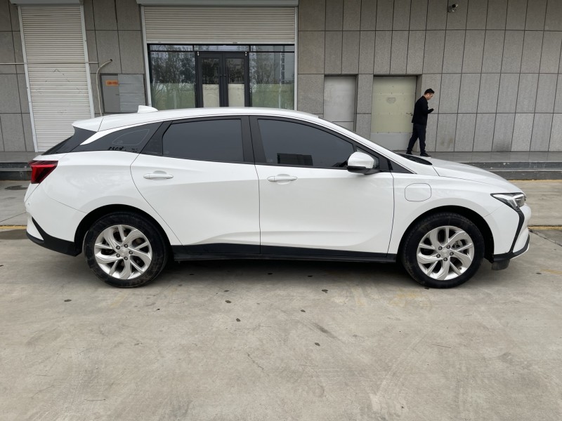 济宁23年别克微蓝8