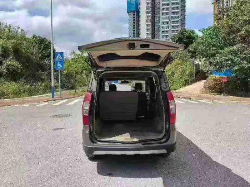 南宁14年五菱汽车宏光9