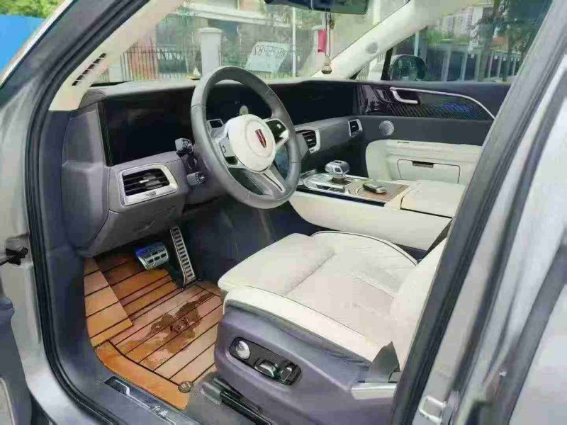 南宁21年红旗HS94