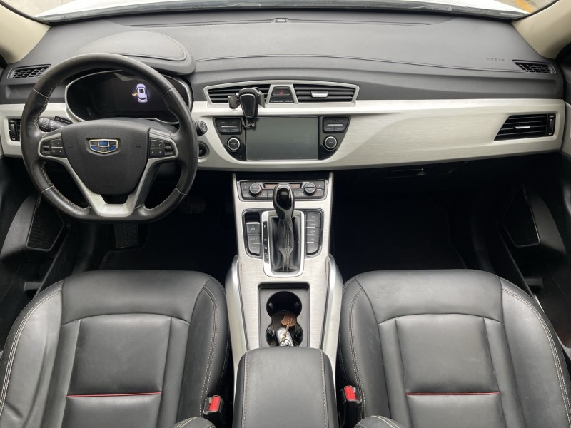 济宁19年吉利博越9