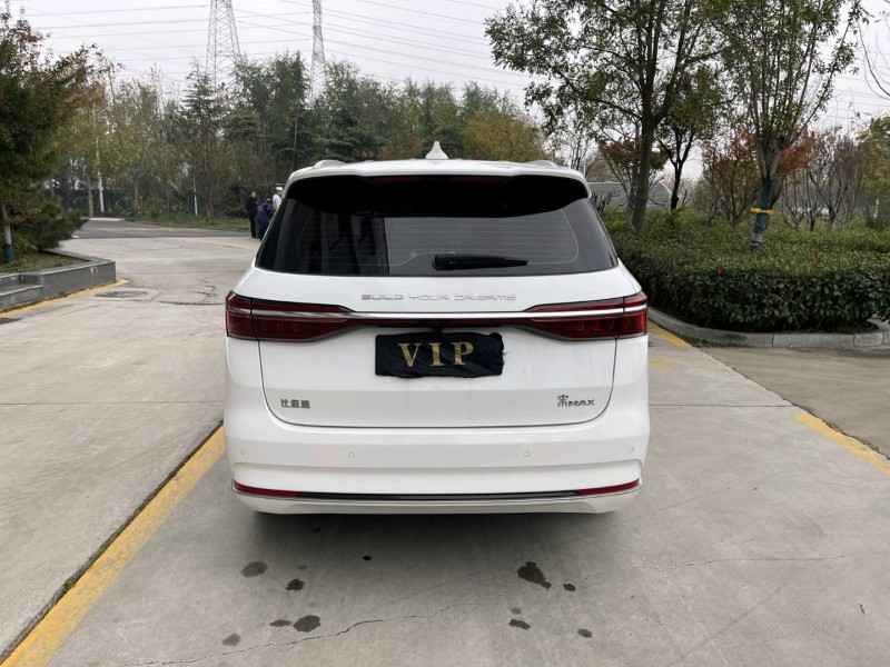 济宁21年比亚迪宋MAX9