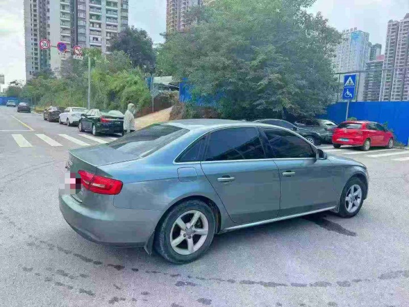 南宁16年奥迪A4L8