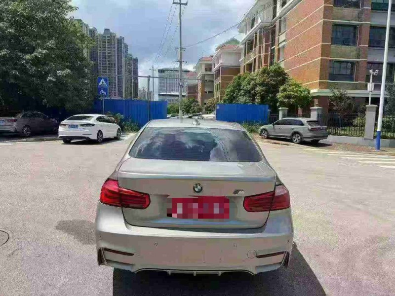 南宁16年宝马3系9