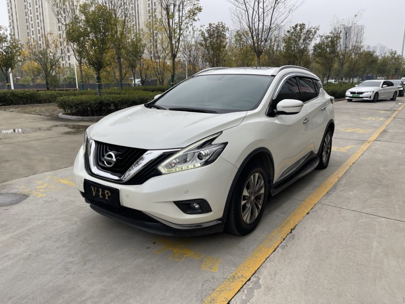 济宁18年日产楼兰2