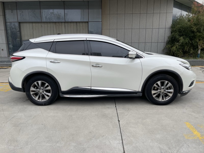 济宁18年日产楼兰7