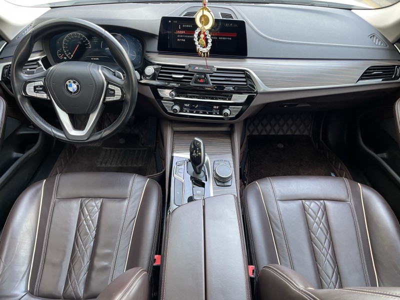 济宁19年宝马5系4