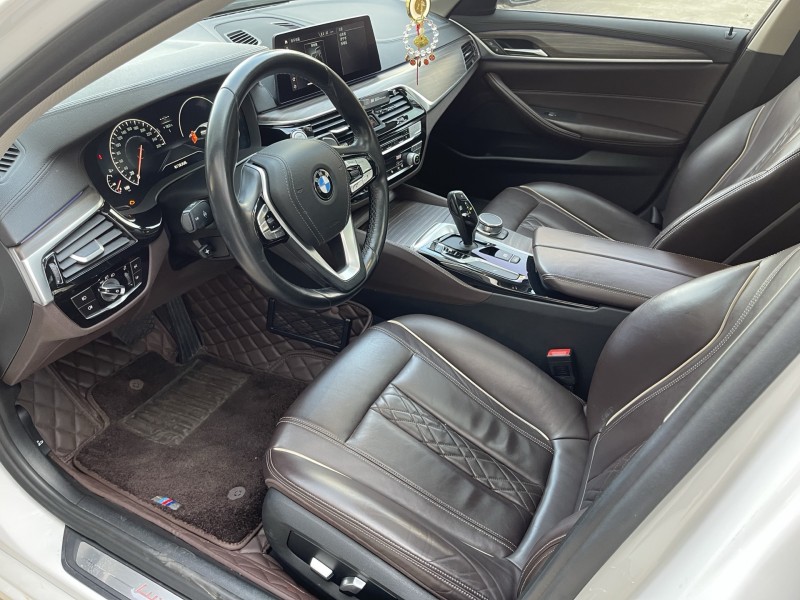 济宁19年宝马5系6