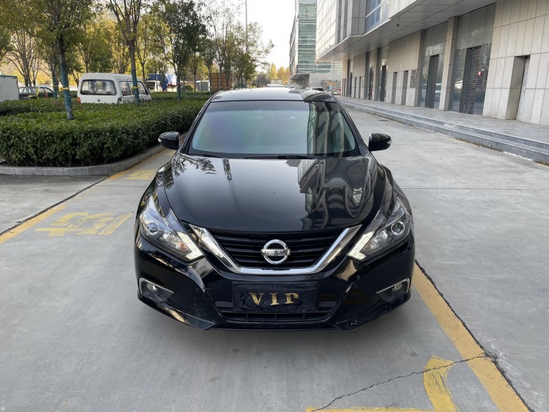 济宁17年日产天籁1