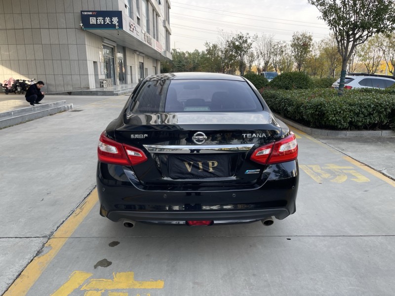 济宁17年日产天籁9