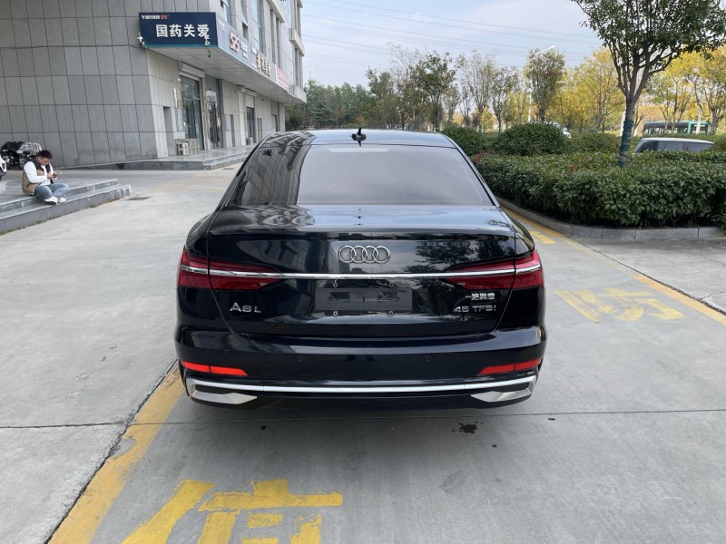 济宁21年奥迪A6L9