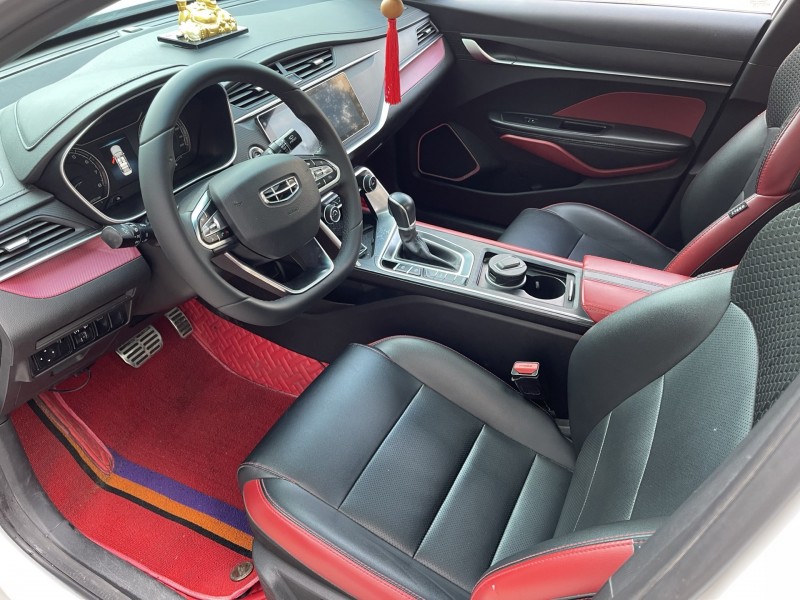 济宁21年吉利缤瑞4