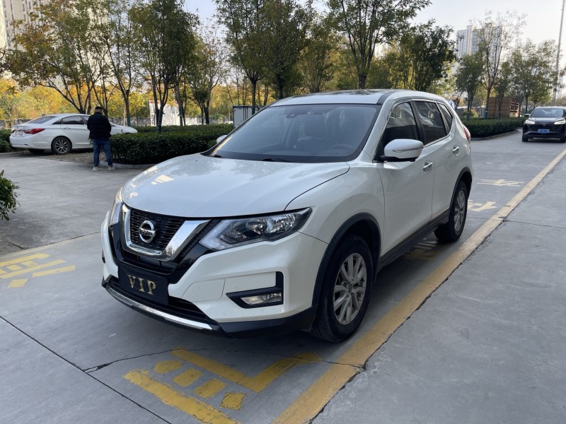 济宁19年日产奇骏2