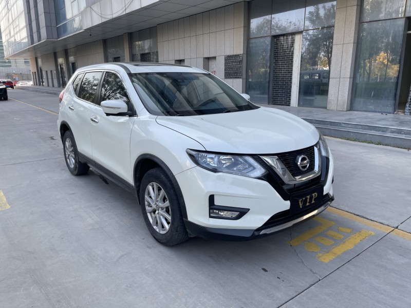 济宁19年日产奇骏3