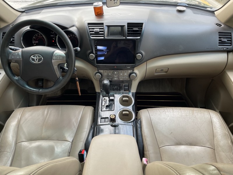 济宁12年丰田汉兰达6