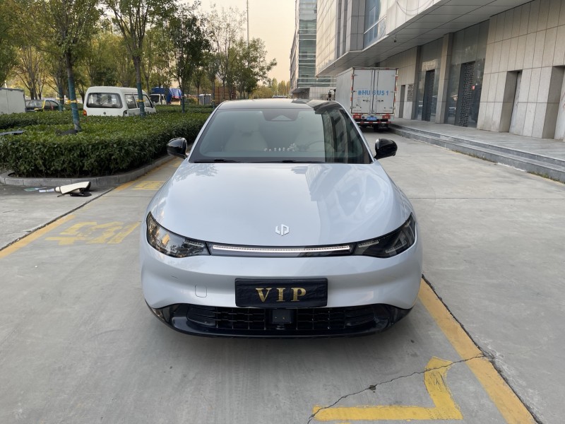 济宁23年零跑汽车C011