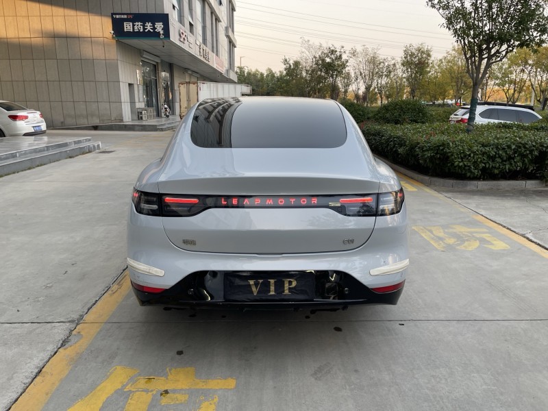 济宁23年零跑汽车C019