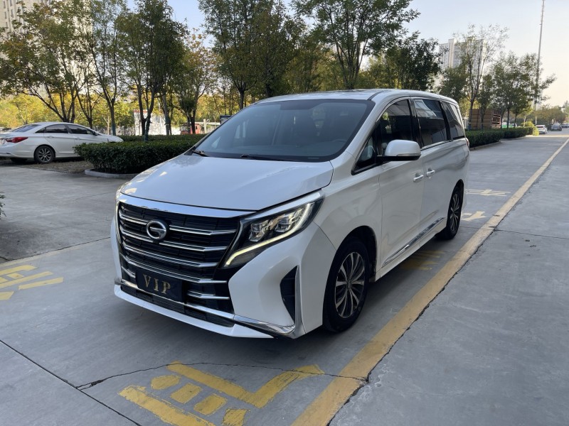 济宁22年传祺M82