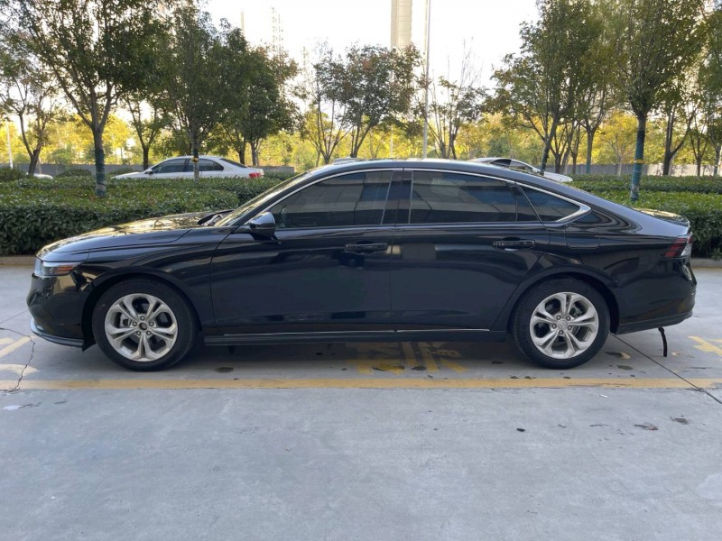 济宁24年本田雅阁8