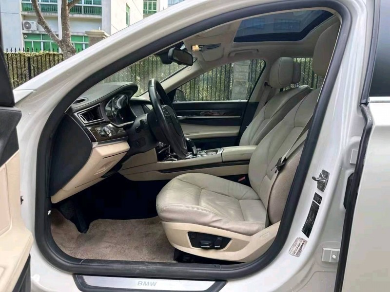 中山12年宝马7系4