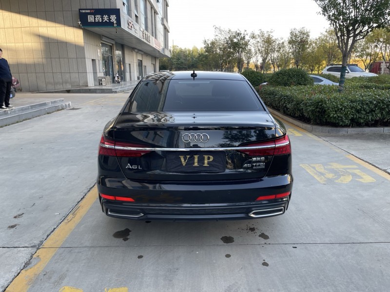 济宁22年奥迪A6L8