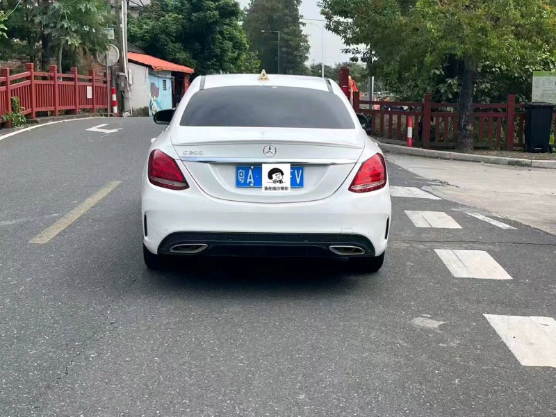 广州18年奔驰C8