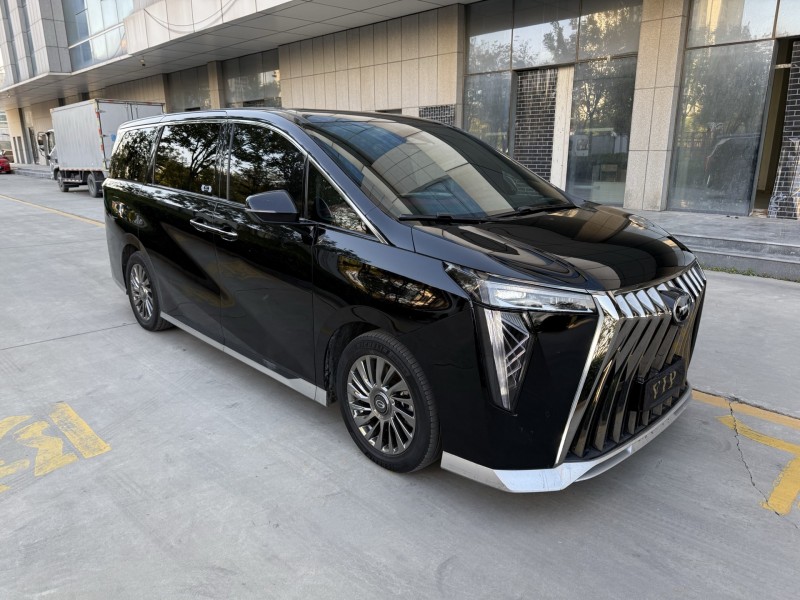 济宁23年传祺M82