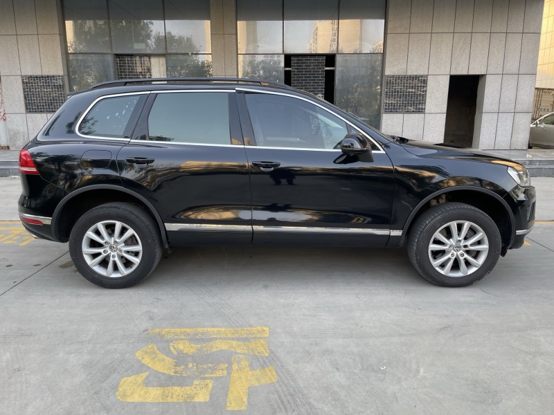 济宁17年大众途锐8