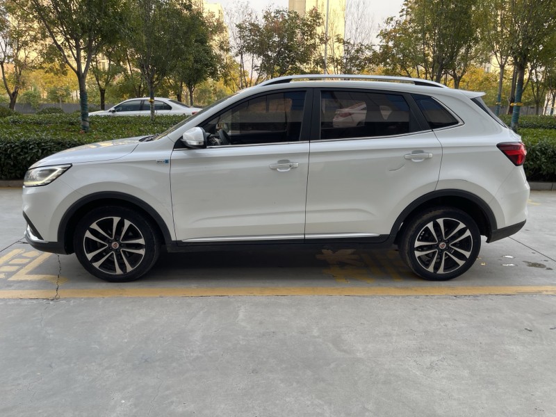 济宁19年荣威RX37