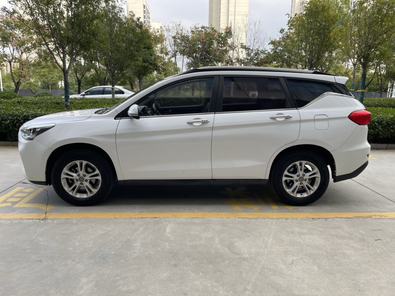 济宁17年哈弗M64