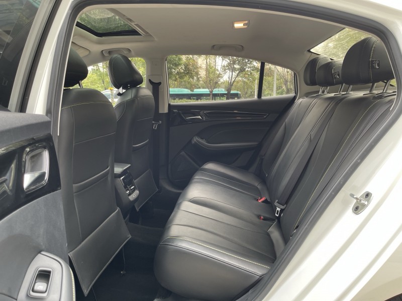 济宁22年荣威i57