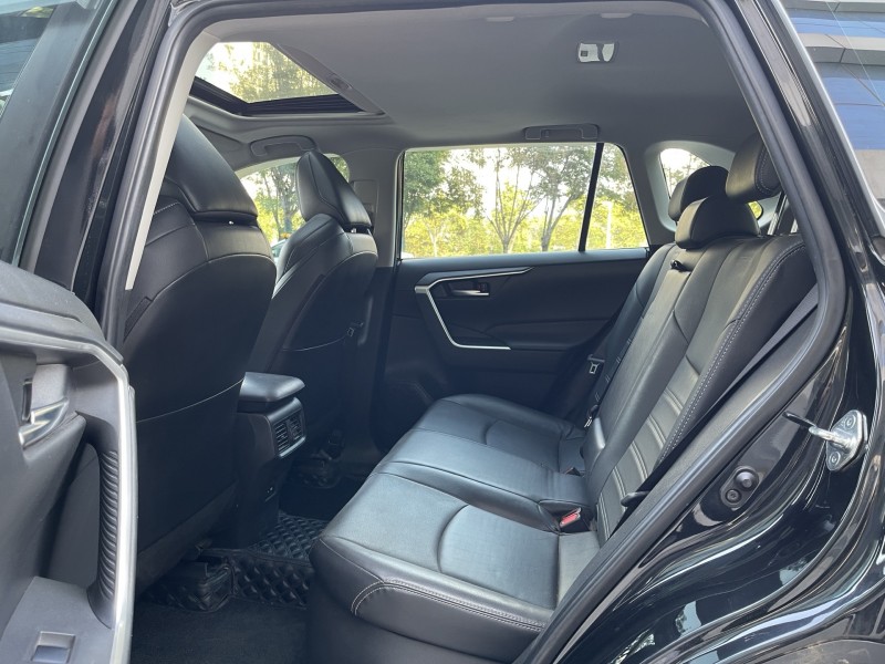 济宁21年丰田威兰达5