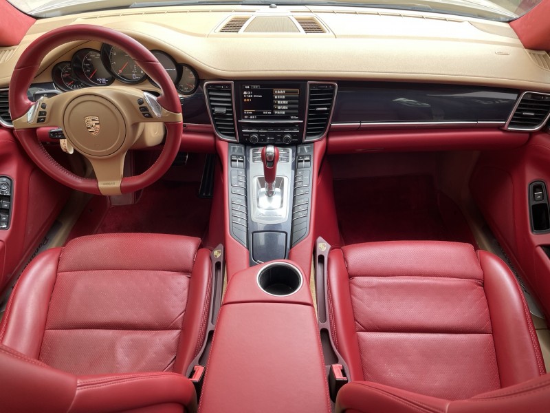 济宁13年保时捷帕拉梅拉3