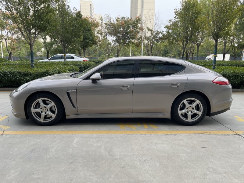 济宁13年保时捷帕拉梅拉5