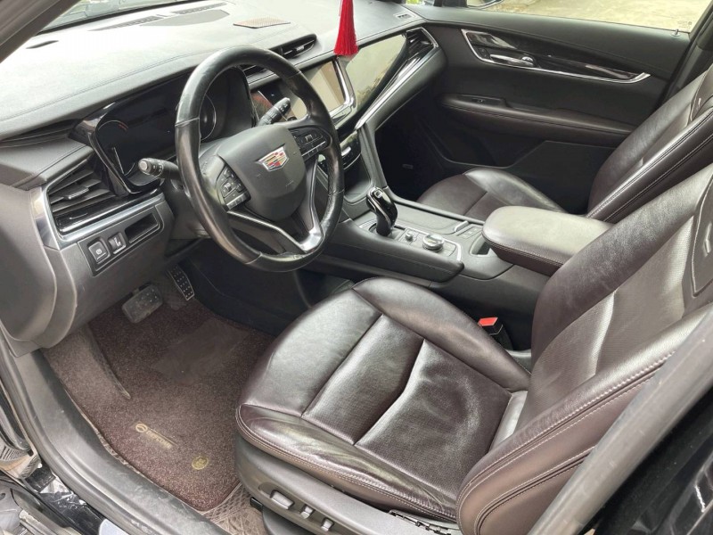 济宁21年凯迪拉克XT66