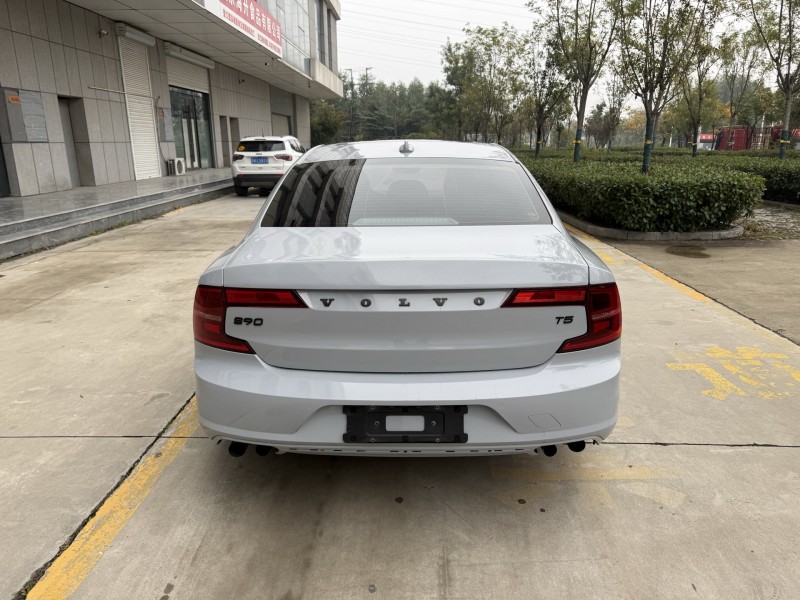 济宁19年沃尔沃S909