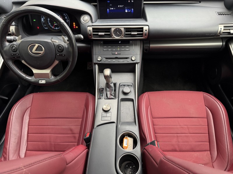 济宁16年雷克萨斯IS3