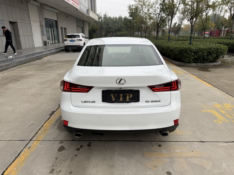 济宁16年雷克萨斯IS9