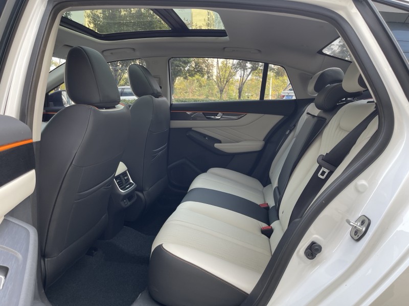 济宁22年东风奕炫5