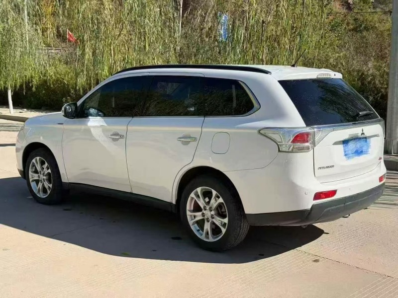 宝鸡13年三菱欧蓝德8