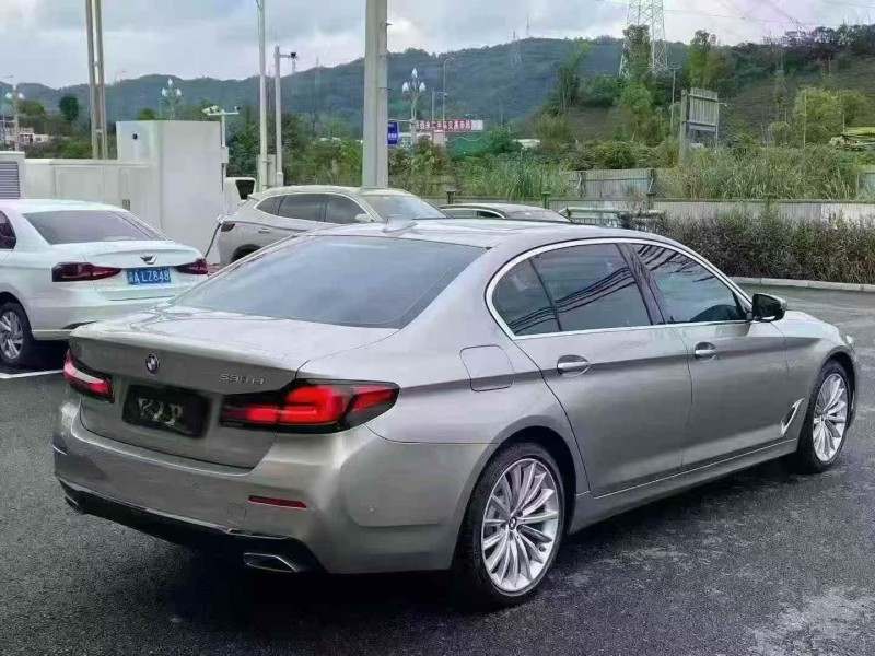 重庆21年宝马5系4